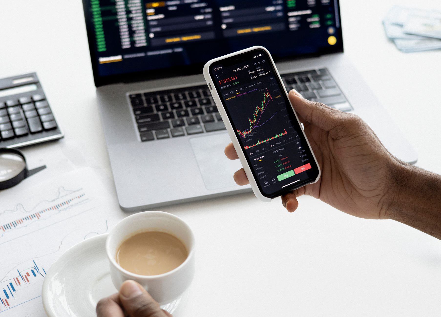 Phân biệt cụ thể Mobile Banking, Internet Banking và SMS Banking
