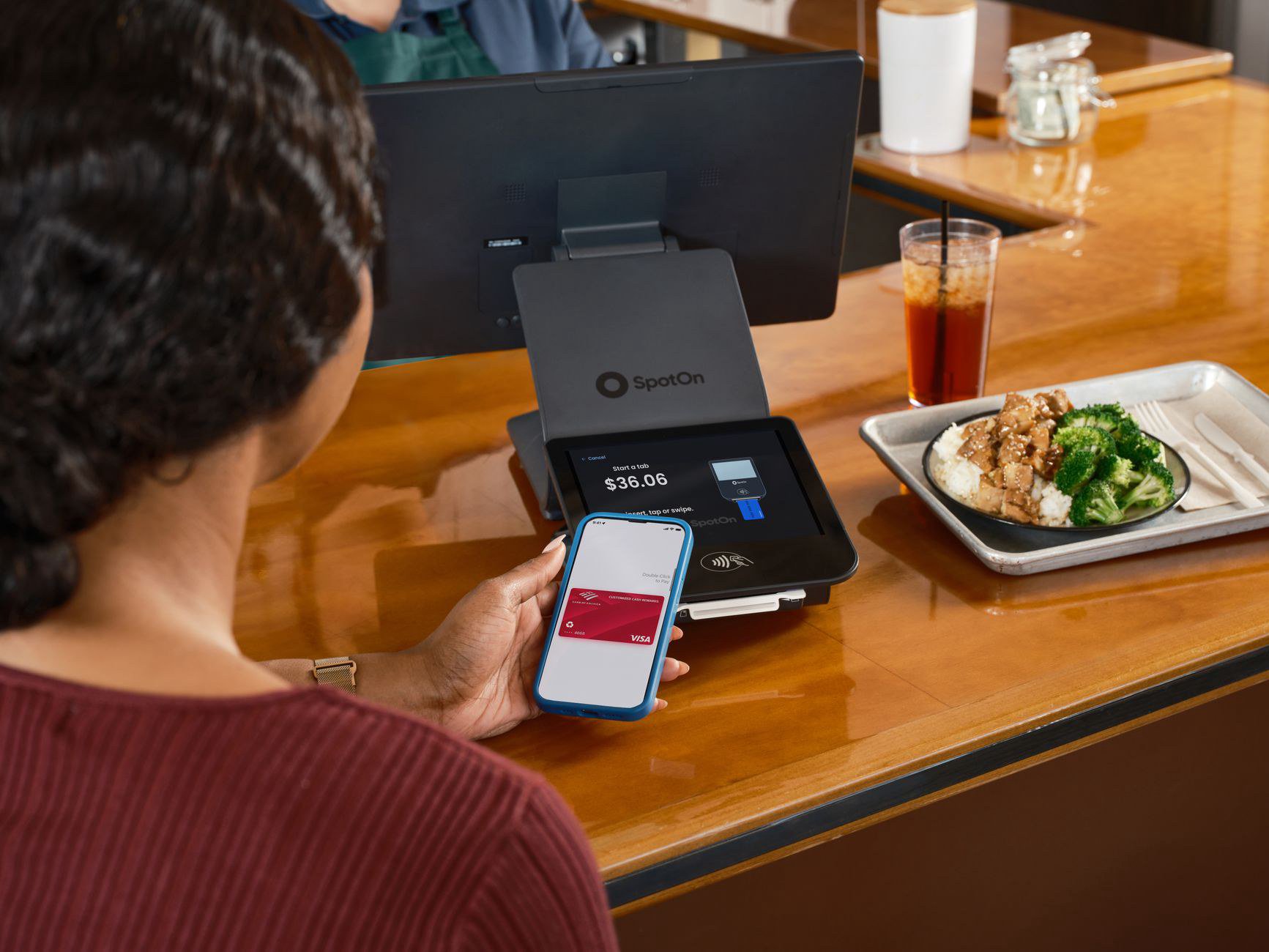 Trả lời thẳng: Mobile Banking là dịch vụ ngân hàng thực hiện qua ứng dụng cài trên điện thoại thông minh